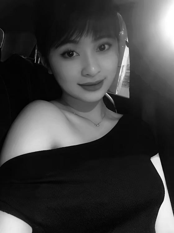 2021年，越南大毒枭文敬阳戴着铐子过堂，他扭头就亲身边女同伙，对方竟迎上来回吻