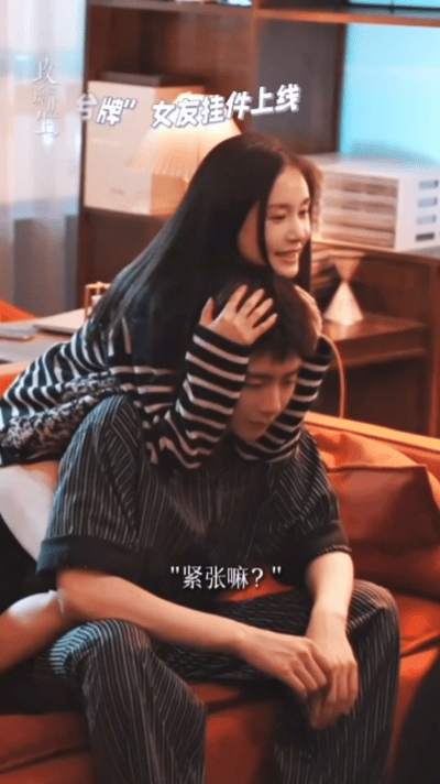 驾人当驾刘宇宁哈哈哈哈哈哈刘宇宁这个身高是专门为了挂人设计的吧！《玫瑰丛生》里