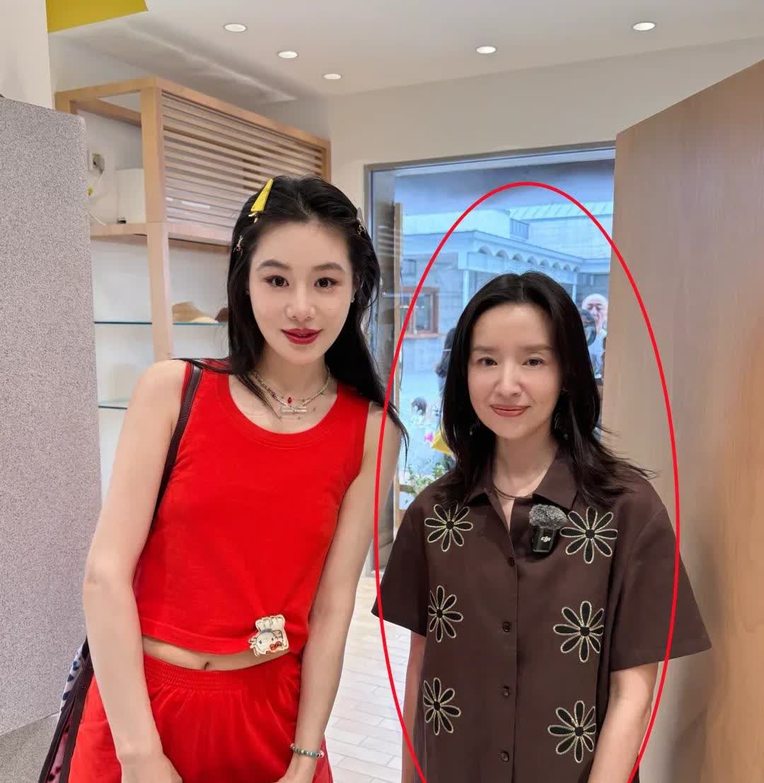 难怪潘粤明会离婚啊。