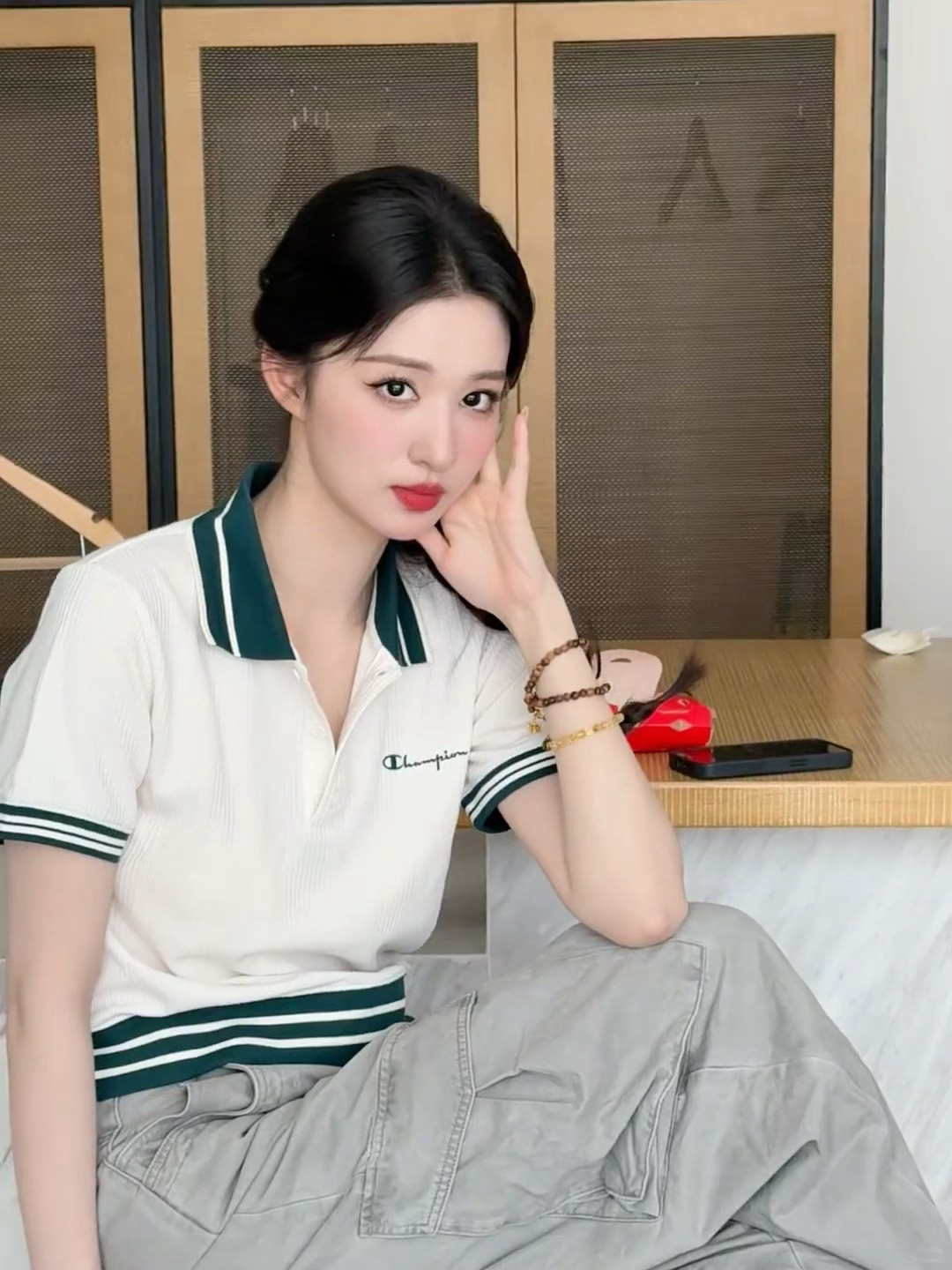 1498【存档】王楚然🍠05.09更新Chuan搭🤨麻花辫出街咯局促地坏笑h