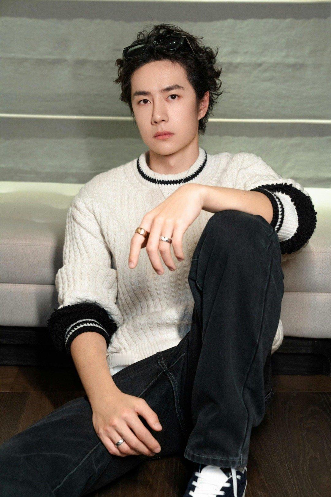 王一博💚我要怎么形容我多爱你呢猫猫们你们都是怎么形容你多爱他呢向全世界安利王