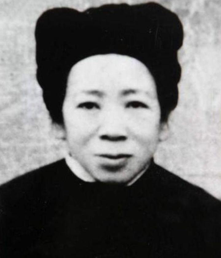 1982年，河北老太太张翠屏临终前，向朱海清坦白：“我的儿，你不是没有爹的野孩子