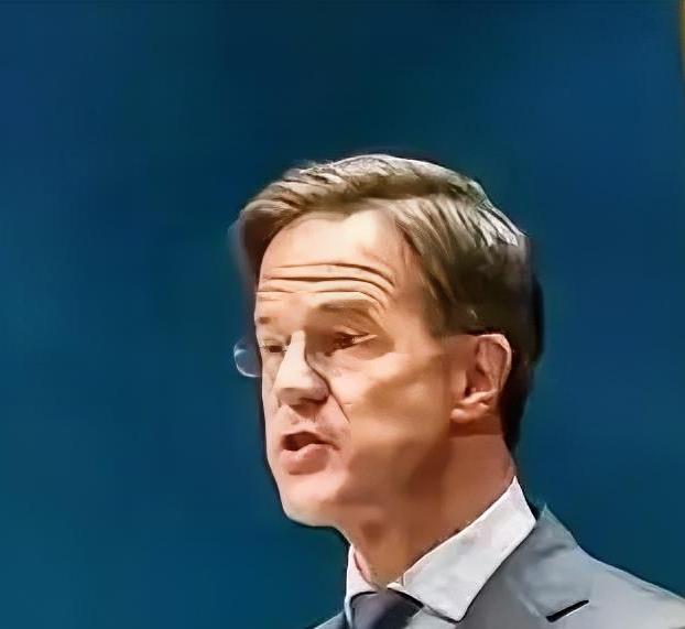 荷兰总部毫无征兆地远程锁了熊猫区几千号员工的账号，早上睁眼就发现办公系统直接崩了