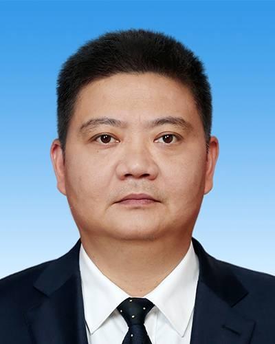 祝贺祝贺！不仅荣升为副部级干部，而且作为省公安厅厅长主管一个省的治安，也算是位高