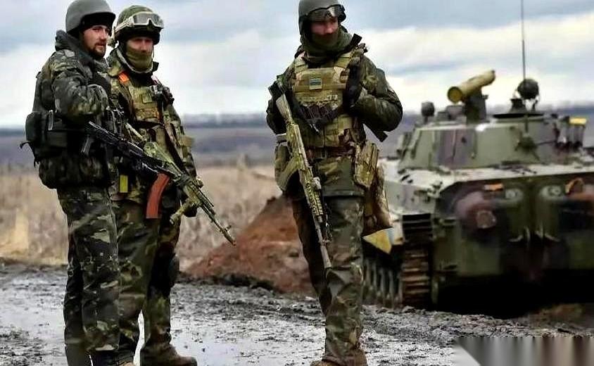 六千人，藏进了下水道。你没看错，乌军的三个旅，六千条活生生的人，现在就在红军城