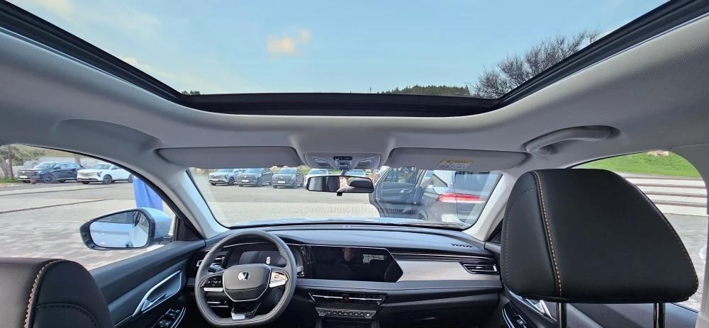 26万人民币，在俄罗斯能买一辆长安七座SUV。比国内贵了不少，但俄罗斯人还挺愿意