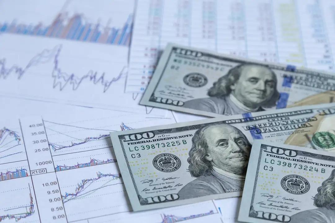 全球抢美债，中国为何悄悄卖？——解析外汇储备的“家庭资产包”策略