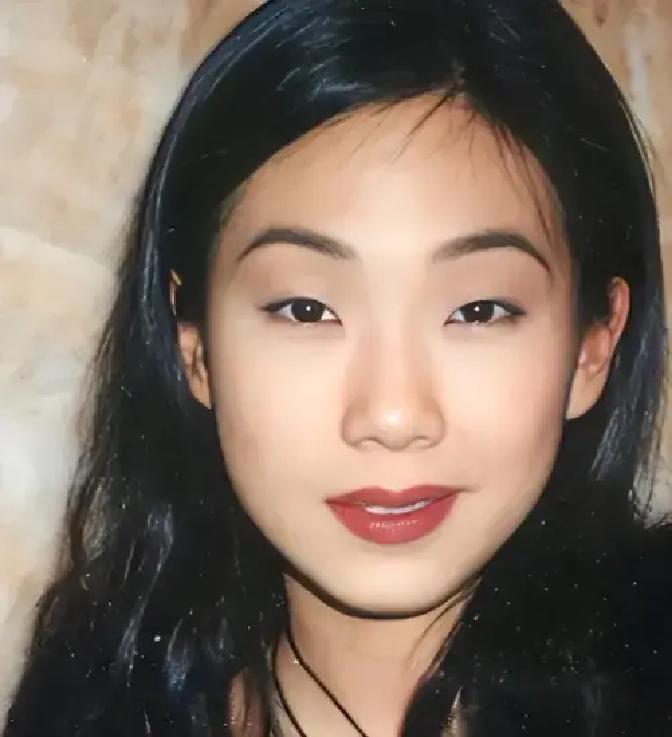 2004年，林忆莲向李宗盛提出离婚，李宗盛坦言：我年近半百，却要妻离子散，真的是嚎啕大哭，有天接到了