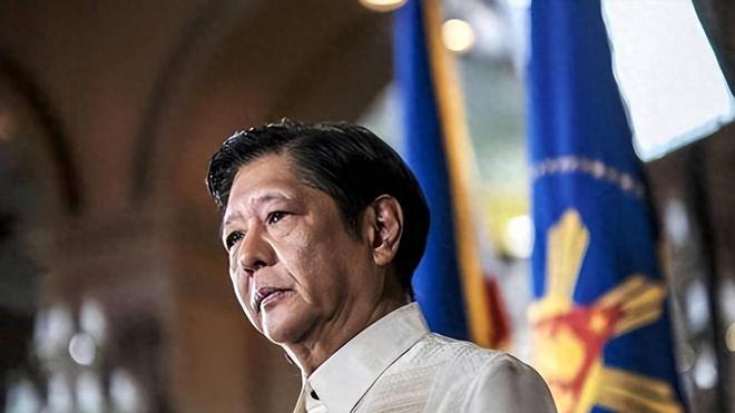 菲军舰突然沉没,中美两军都远远看着,马科斯10天内或遭清算