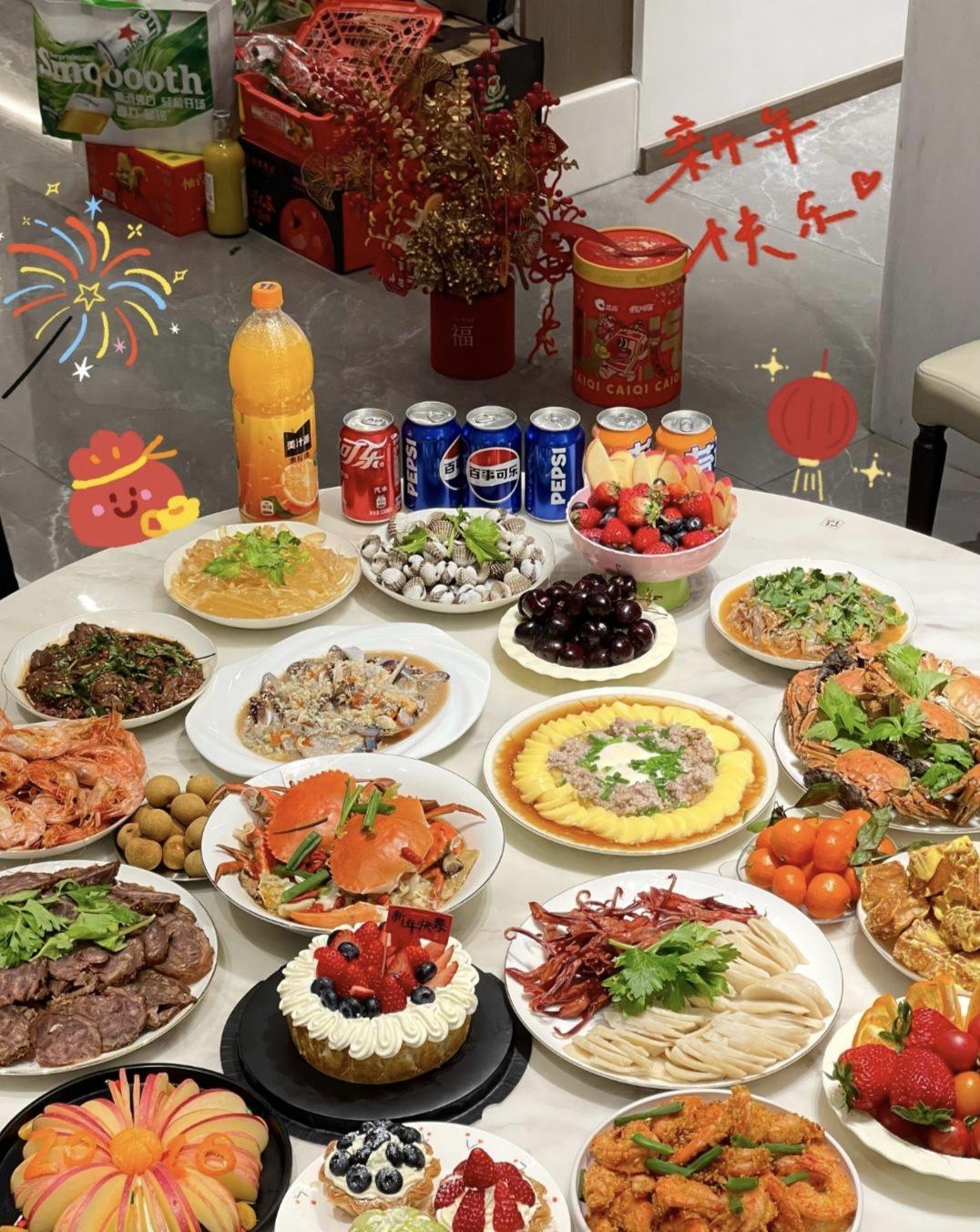 00后的年夜饭真的是太有个性了！以前长辈掌勺的年夜饭，菜式是各种美味的传统中