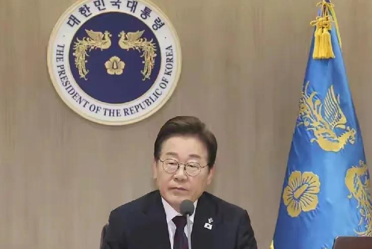 李在明在中美之间，选择24-26日首访美国，李在明双手奉上韩国的半导体、造船
