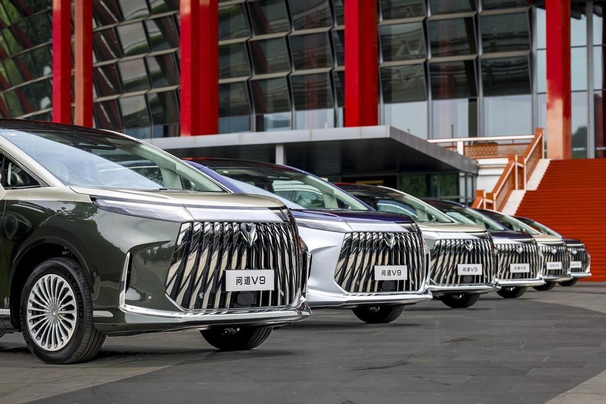 懂车业内人点评！打破MPV溢价的国产好车是极狐问道V9现在MPV市场溢价款多，