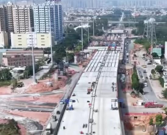 近年来，茂名的交通发生了显著改变，进步十分可观。当下，茂名大道正在开展立体化改造