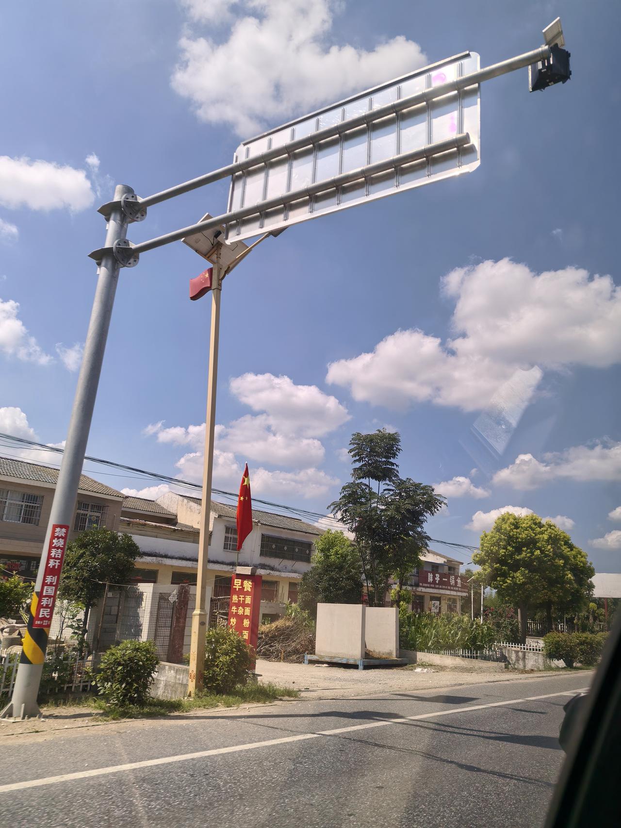 十二生肖挣钱能力排序：1.属龙敢闯敢拼格局大；2.属鼠头脑灵活善抓商机；3