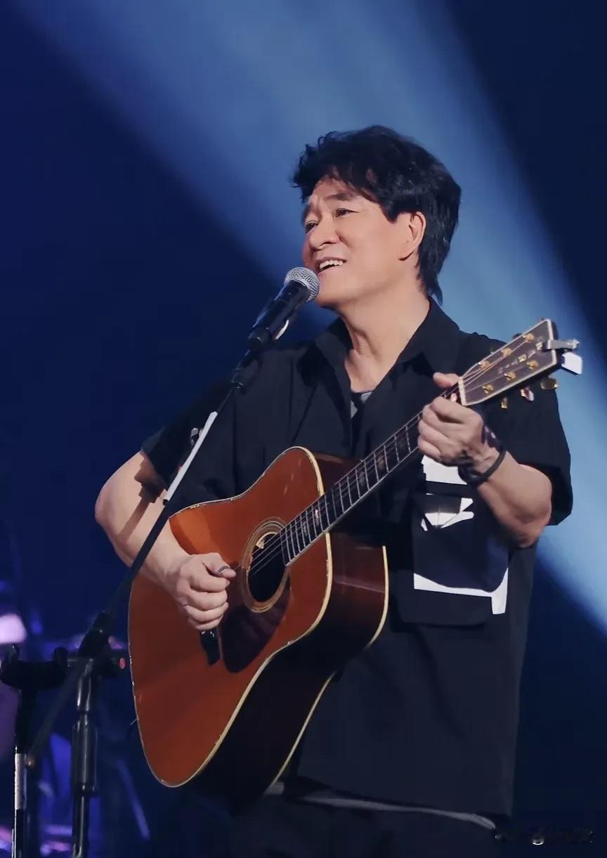 内娱的私生有多么的恐怖，我记得我之前听李静的播客的时候。戴军在里面说当时有个