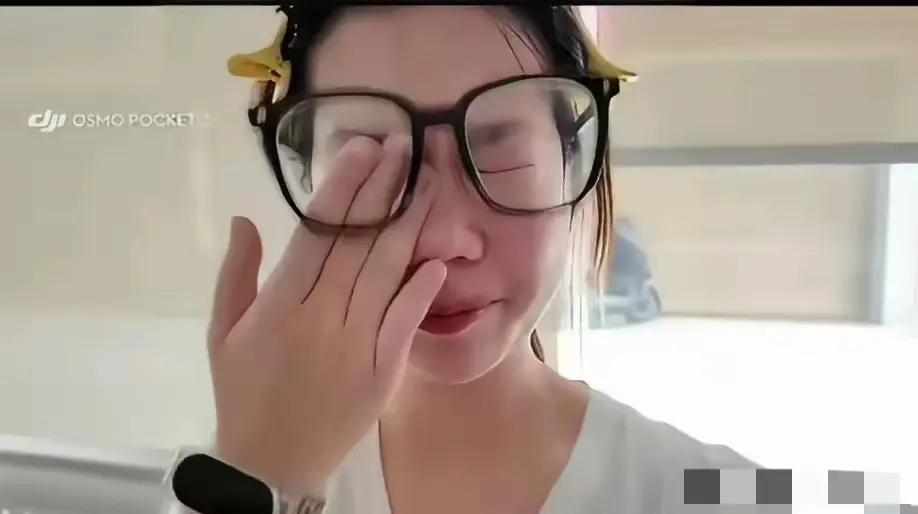 摸臀女哭了！留学有变数，她到底是害怕了，还是知错了4岁男童被指性骚扰，女子坚
