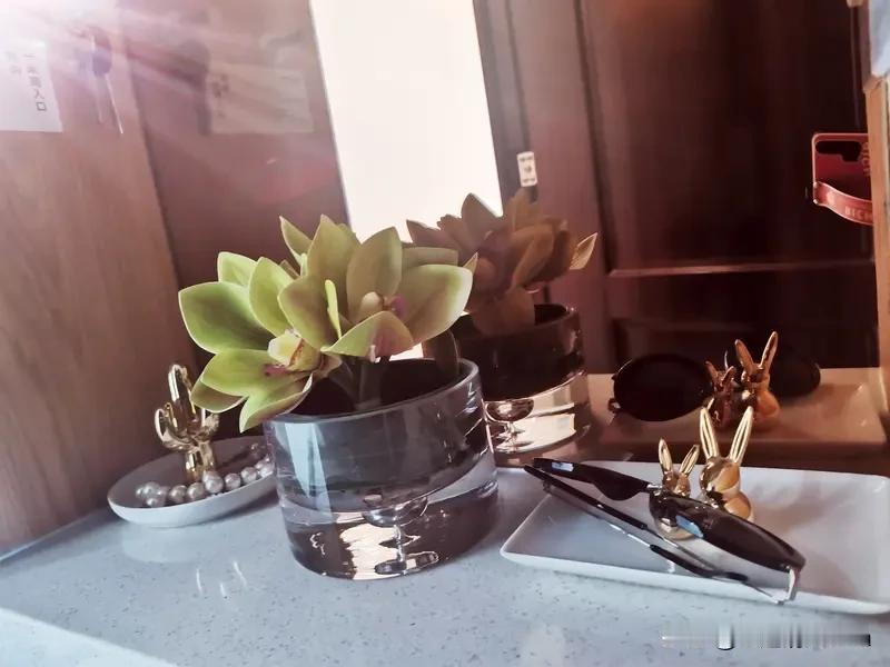 很多人觉得巨蟹座忽冷忽热，像谜一样难猜。其实他们真心是座坚固堡垒，外人难靠近。他