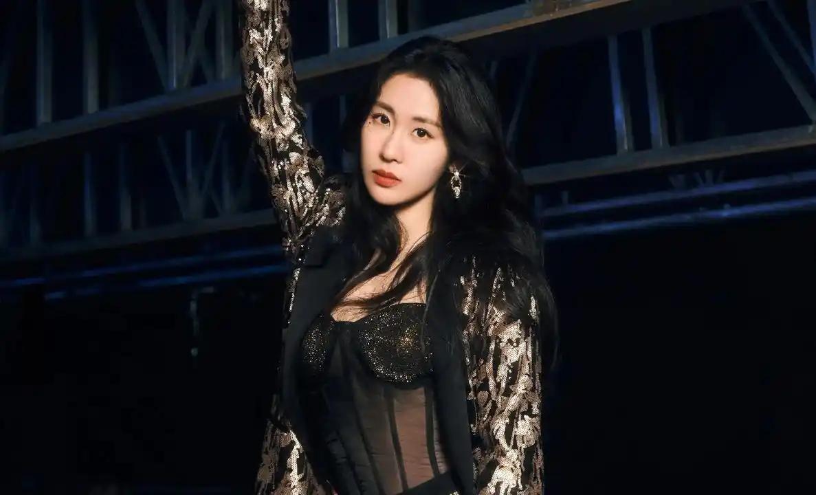 张碧晨的跌宕十年，从OST女王到争议女王，女儿成了她最后的依靠