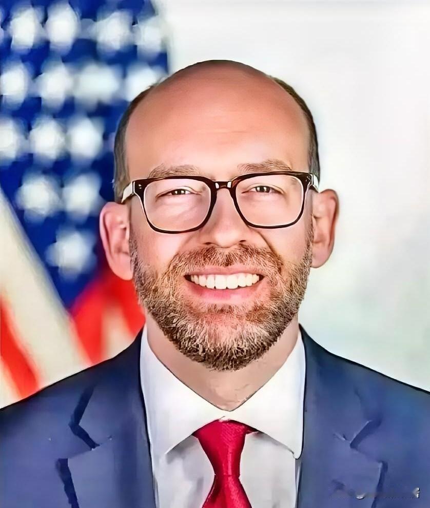 美国消息11月7日，美联储理事斯蒂芬·米兰公开表示，他预计美联储将在12月