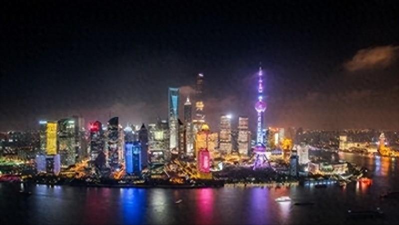 年轻人正在逃离上海！这事怪不了任何人，577万老人换谁也顶不住上海，曾是青春