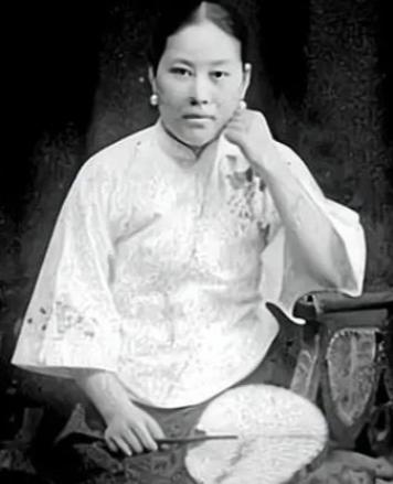 1935年11月13日，一女子走到孙传芳背后，朝着孙传芳后脑勺便是一枪，孙传芳立