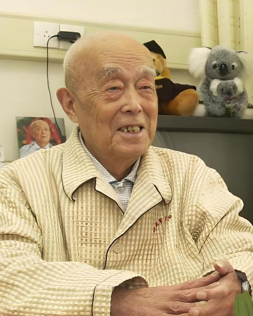 很多人说季羡林的文字平和冲淡，但你去翻他写民国大师的那些段落，还是能品出一股子酣