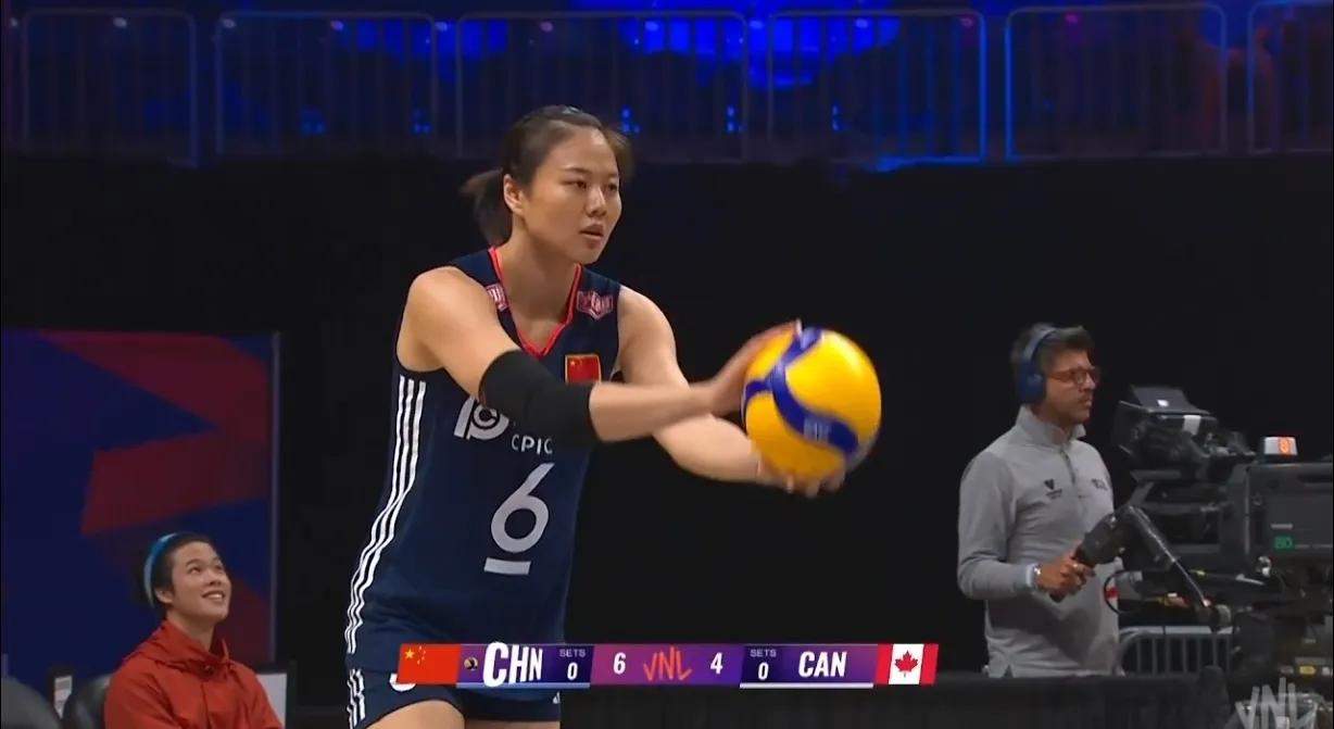 世界女排联赛美国阿灵顿站，中国女排3-1击败加拿大队，获得总决赛入场券。前两局