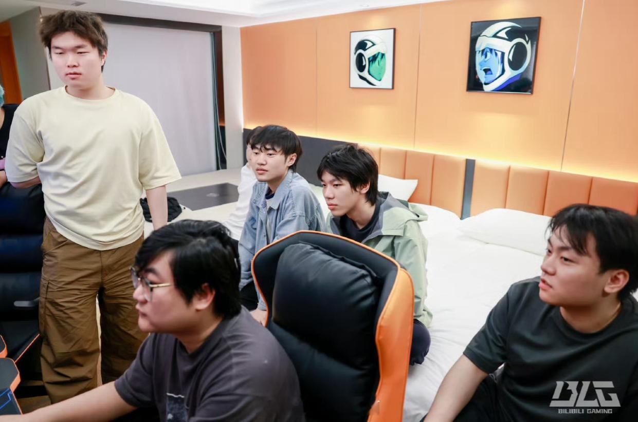 缺乏自身的体系风格，兄弟们觉得BLG接下来该如何调整？昨日BLG惨遭JDG横扫，