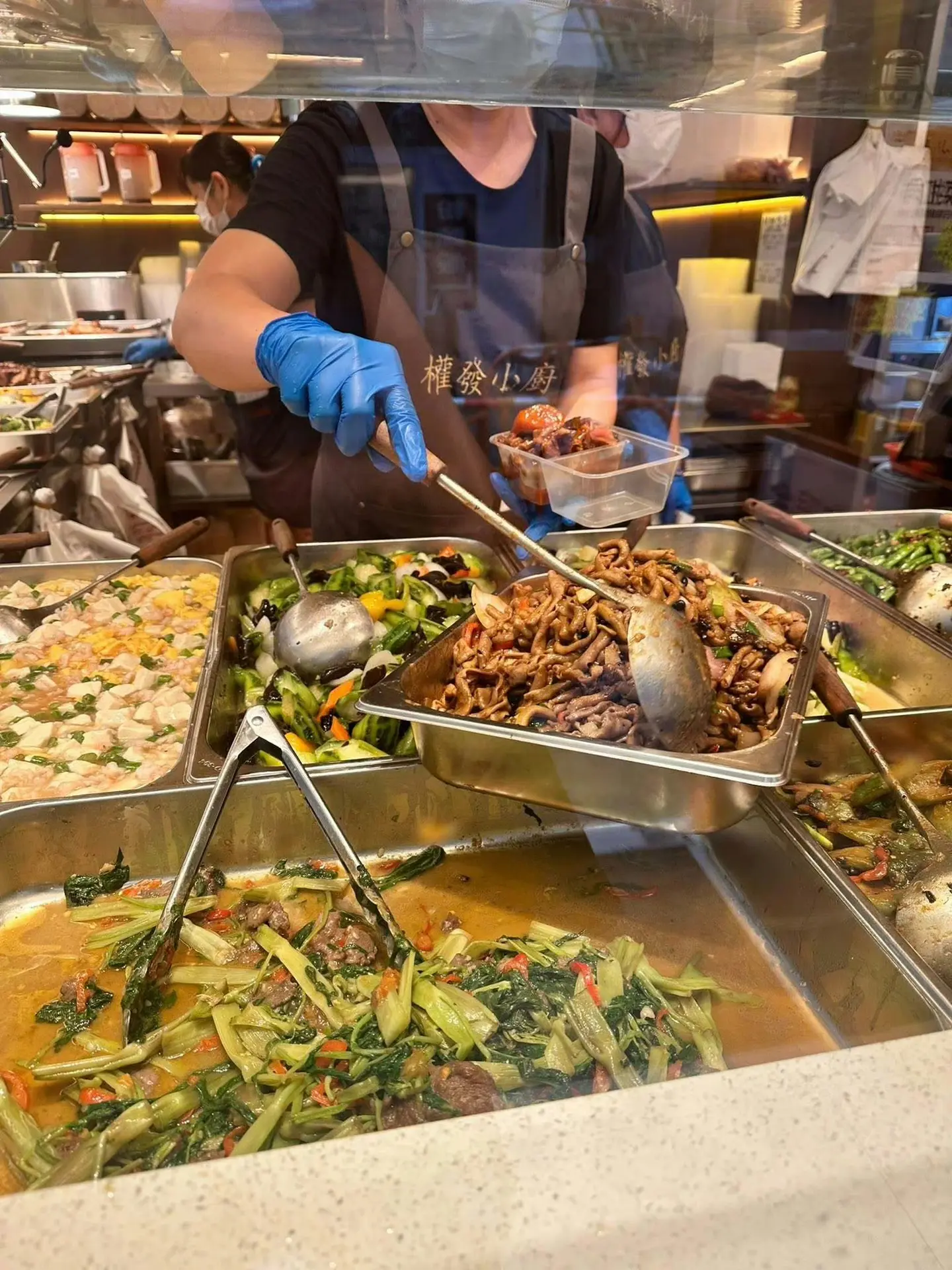香港这份盒饭53元港幣，大家觉得怎么样？