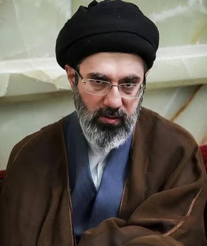 伊朗反手给了美以最狠的一刀！4月12日，伊朗警方突然发布通报。全国17个省