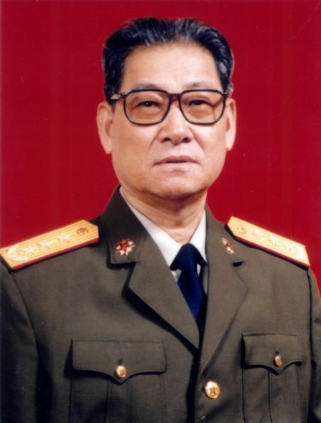 李九龙上将，河北丰润人，16岁参军，从东北野战军爆破英雄成长为大军区司令员，19