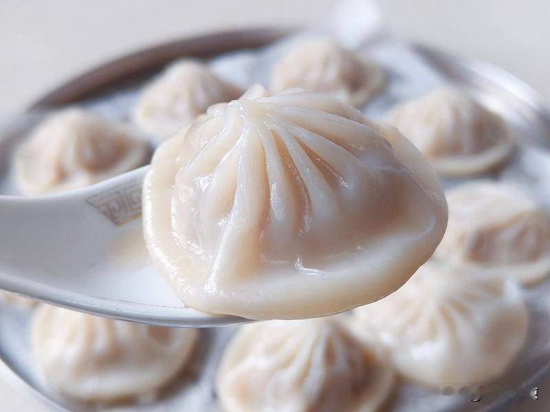 本地小吃推荐中国各地小吃那叫一个丰富多彩！来给大家推荐几种。武汉热干面，堪称