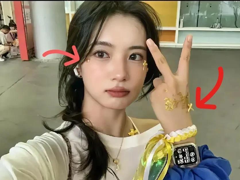 这波操作绝了连鹿晗也没想到张雅钦去看了他的演唱会，还特意化了应援妆，妆容里