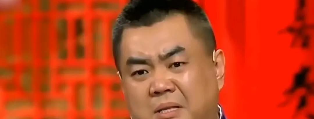 德云社莫在养痈成患。杨小五砸缸以来，资本开始介入，以致现在开始逐渐洗白。曹网红也