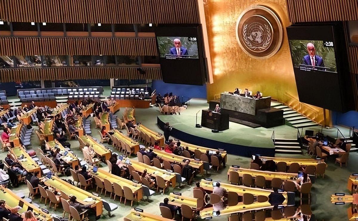 联合国一把手古特雷斯最近直接对着一帮发达国家“开炮”了，原话非常直白，要求他们都