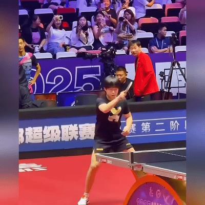 7.28王楚钦将右手持拍上场？哈哈哈头头又荡漾了昂！右手你能打过谁？看你右手打