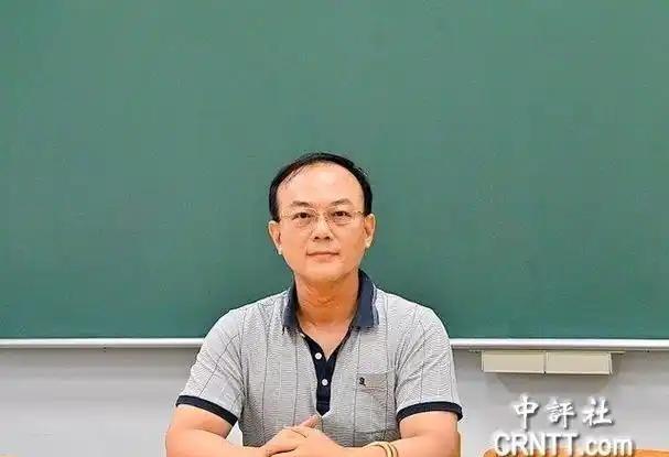 台湾彰化师范大学副教授李其泽提出了四项主张：其一，统一后的过渡时期内，解放军暂不