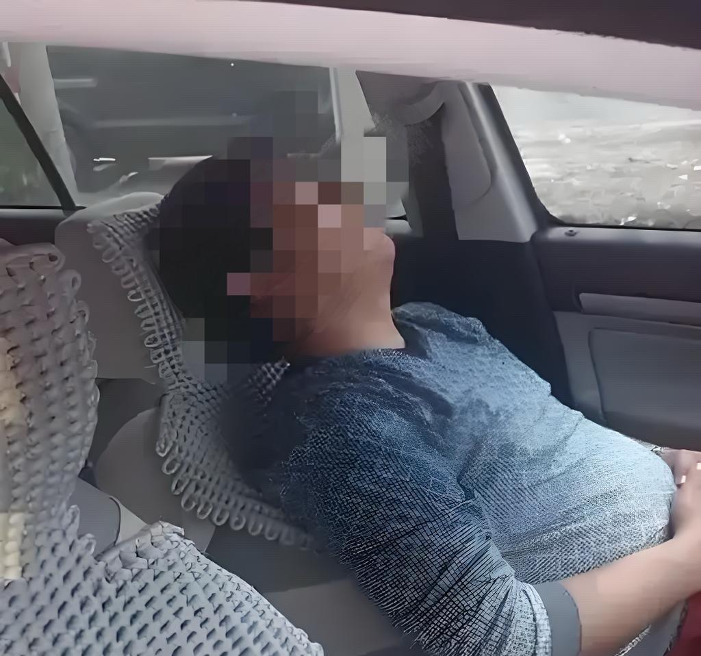 山东威海，男子约好友出来喝酒，期间，好友临时有事离开了，男子未尽兴，继续独自一人