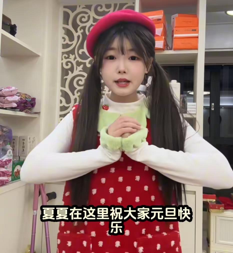 18岁得骨癌，19岁截肢，父母失联，5年独自经历6次大手术。她却始终乐观，笑容绽