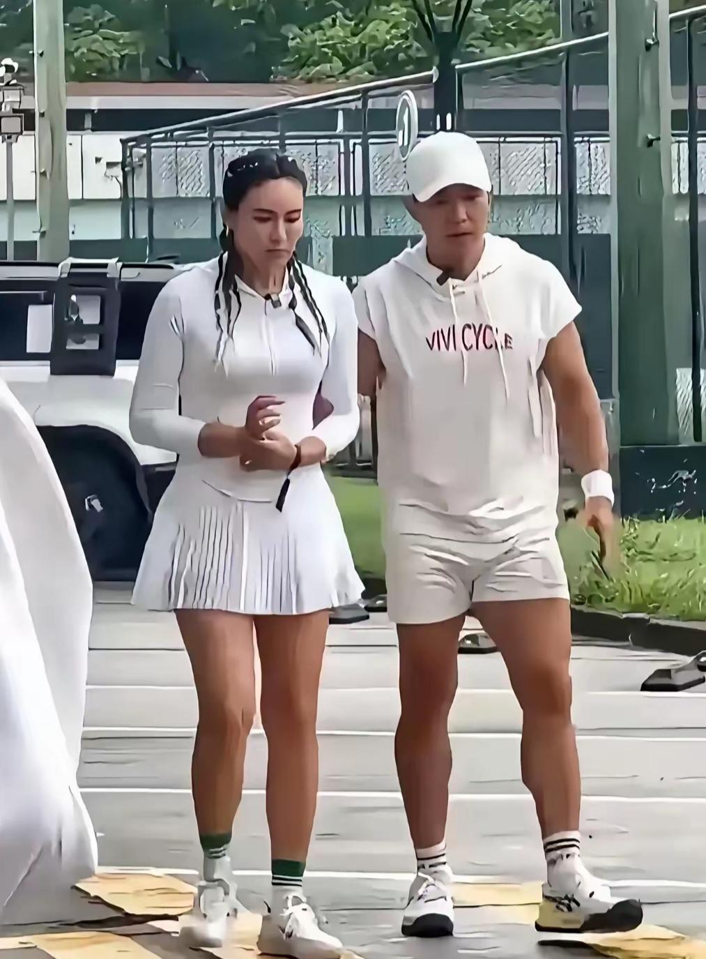 刘畊宏的直播间，人气为什么越来越少？有人说是大家看腻了，没有新鲜感了。