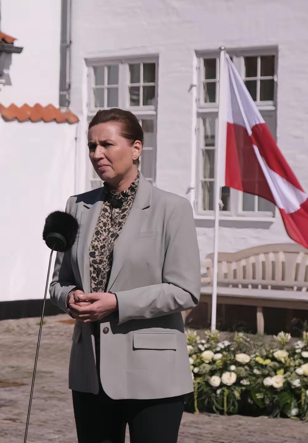 终于回过味儿来了。之前看丹麦那位女首相，疯了一样咬着东方大国不放，我还纳闷，多