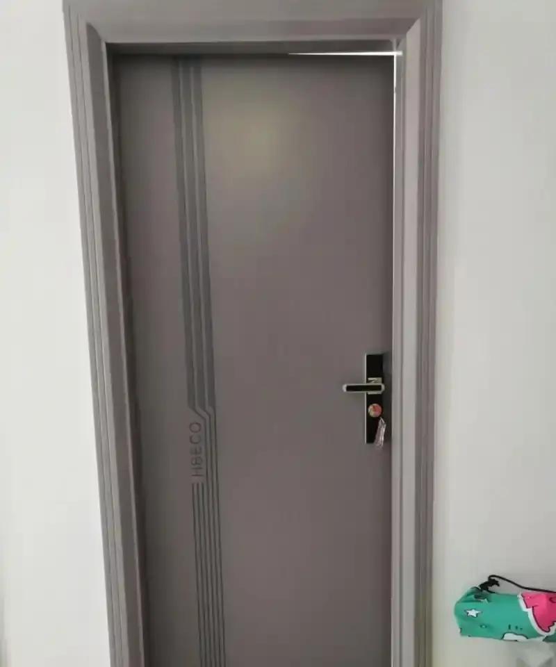 儿媳突然怀上了，我心里却怎么也轻松不起来。我那天听见这个消息时，手里还攥着菜