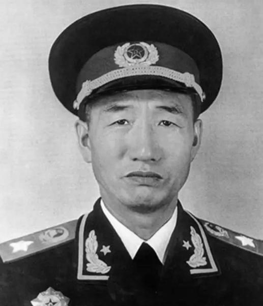 徐向前晚年道出实情：对越反击战不用粟裕，根本不是因为怕他抢功，问题在于，战争指挥