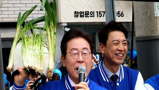 李在明“胡说八道”支持率下滑---