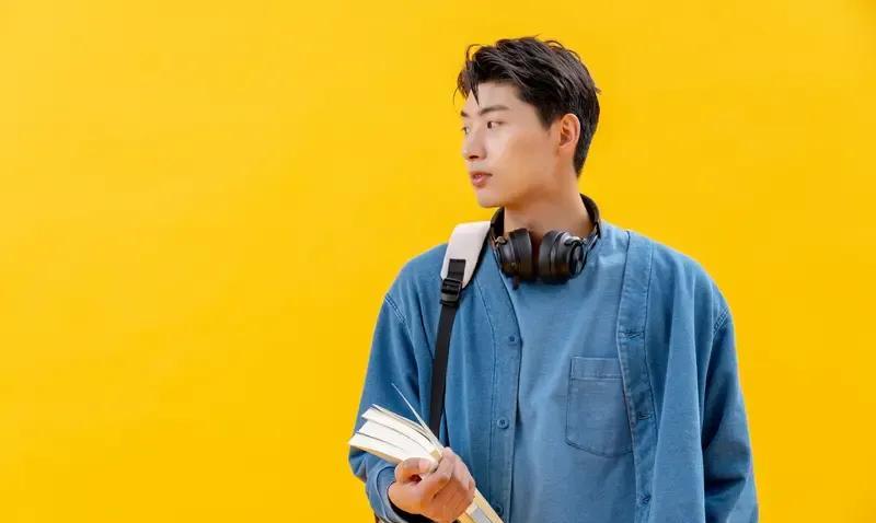 人之“最”1、人最牢的根基乃守信。2、人最慧的选择为止损。3、人最大的聪慧