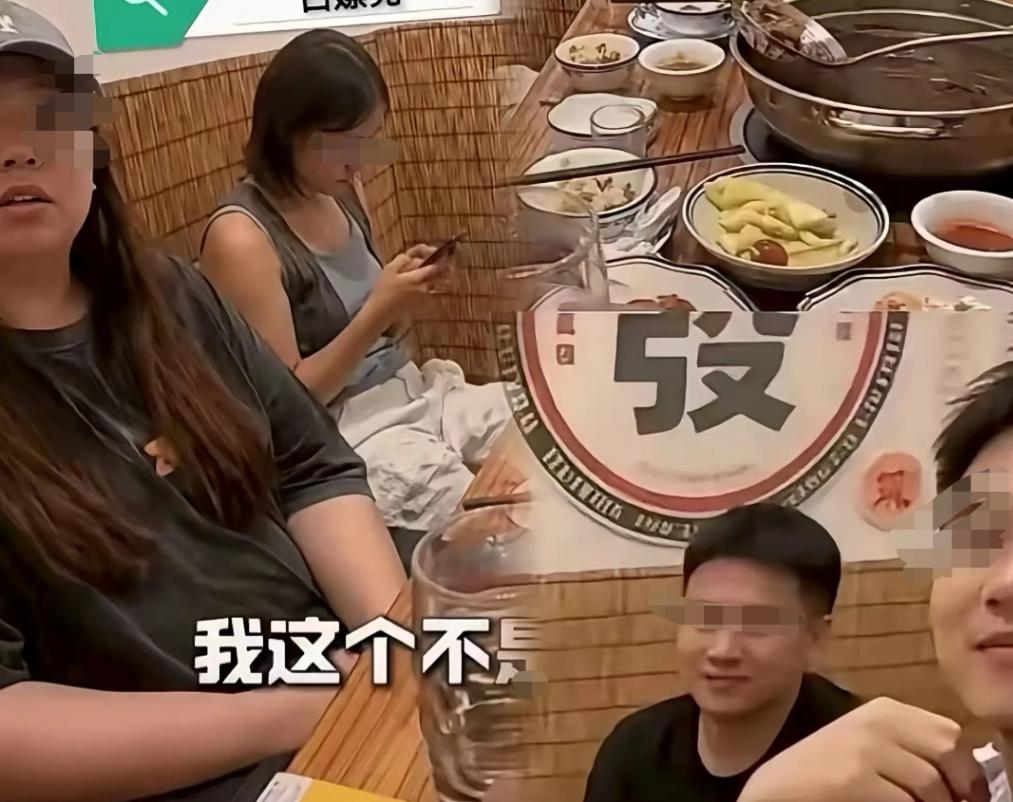 这4位要求潮汕老板免单的顾客，算是彻底在网上出名了。不过，他们走红的原因既不是