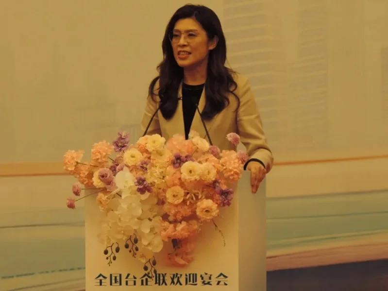 这些年委屈了！郑主席台企联午宴喊：2028迎国民党执政新时代郑主席今天中午到上