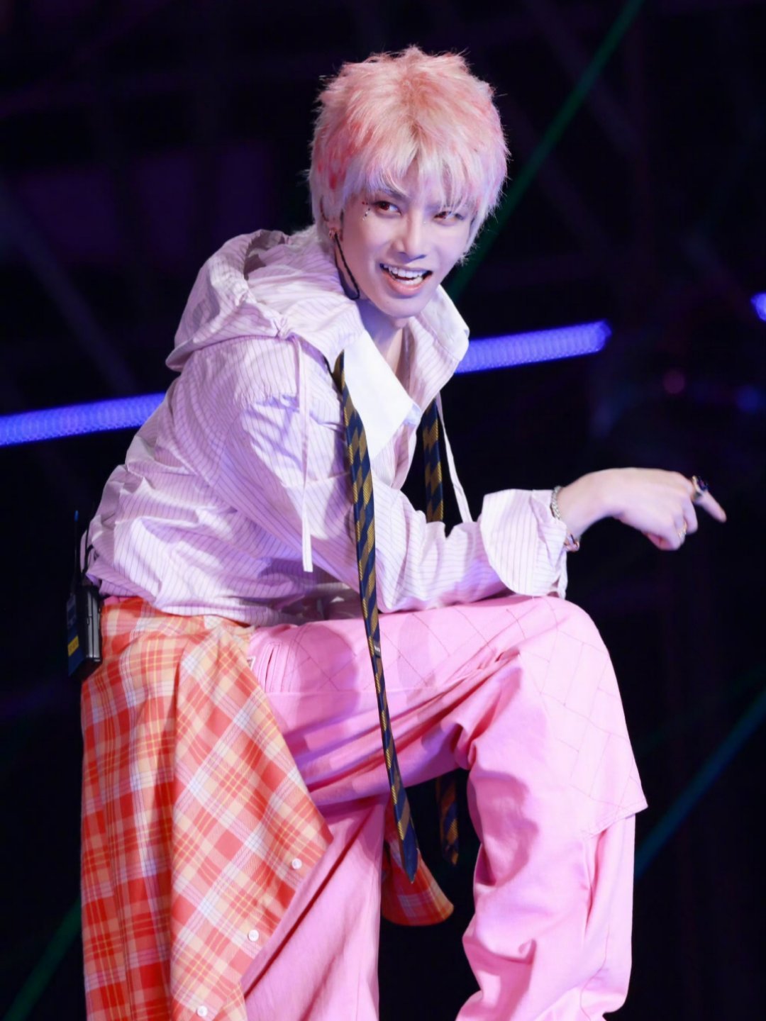 那英评价选手表演“恰到好处”，华晨宇：“那姐，你这是危言耸听！”此前那英吐槽华晨