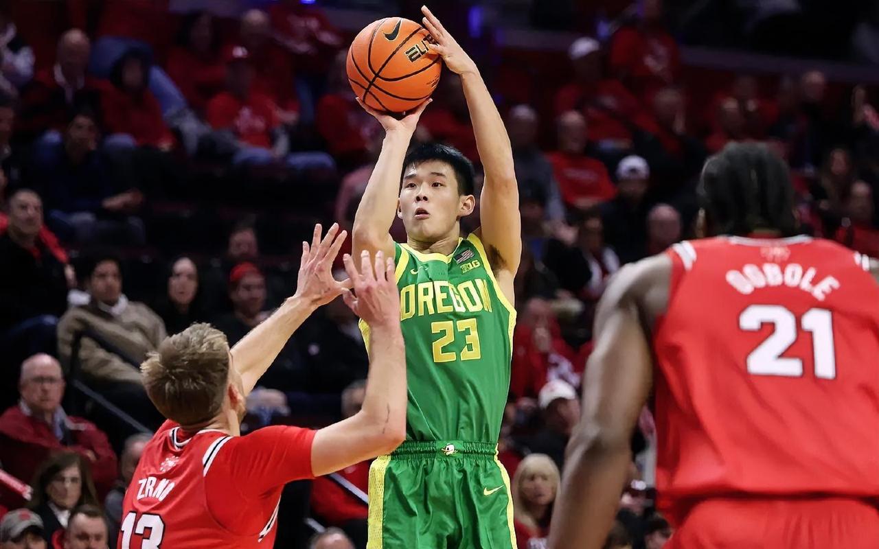 中国球员林葳近4场NCAA常规赛比赛表现！！！对阵冈萨加大学：投篮4中3，三