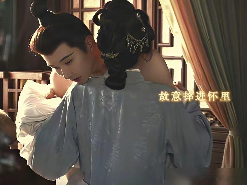 谭松韵刘学义拍吻戏，拍到导演直接喊停，让他俩下车走两步透透气。花絮里刘学义摆手直